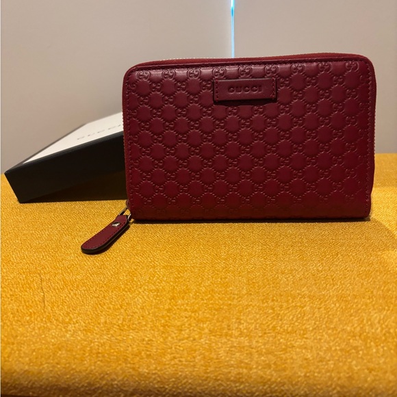 Gucci Handbags - Gucci Red Leather Card Wallet